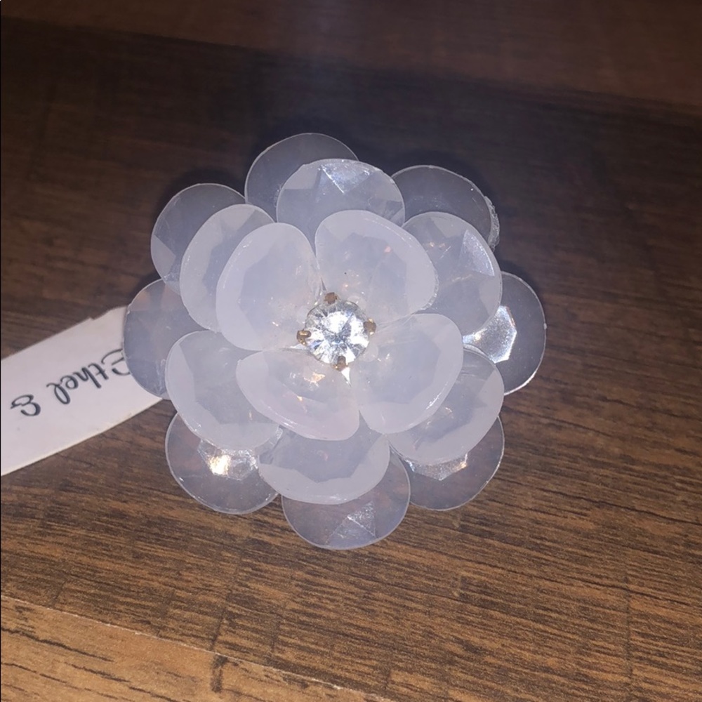 White flower ring!